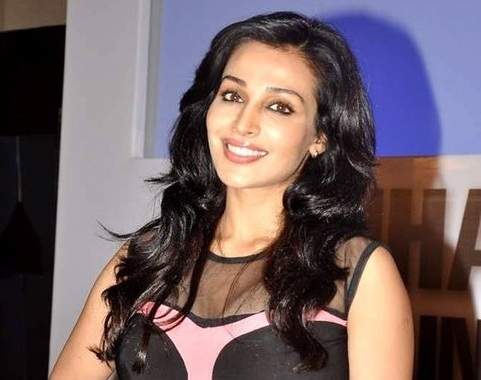 Asha Saini Xxx Sex Videos Hd Com - Flora Saini Wiki, Age, Height, Boyfriend, Family, Biography & More - WikiBio