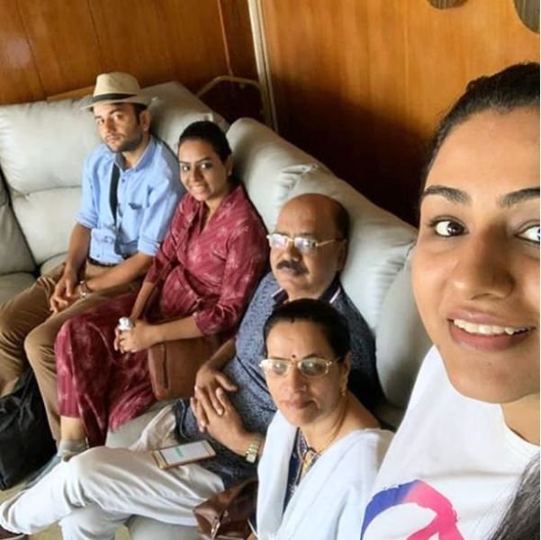 Khushboo Upadhyay With Her Family