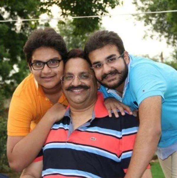 Mukhtar Ansari With His Sons