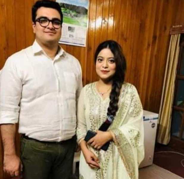 Safoora Zargar With Her Husband Saboor Ahmed Sirwal
