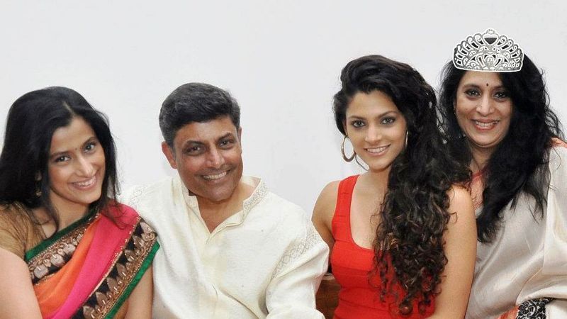 Saiyami Kher With Her Parents and Sister