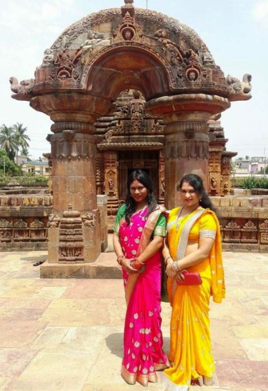 Aishwarya along with her friend Bhumika