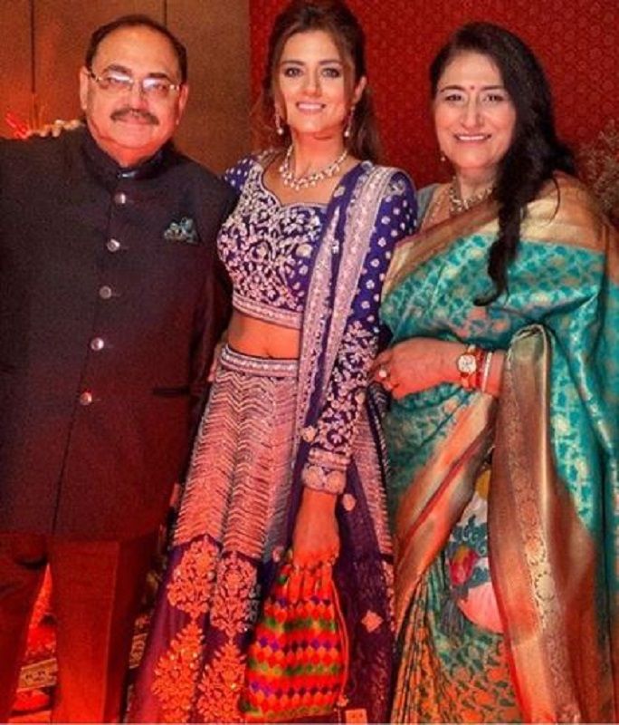 Ridhi Dogra With Her Parents