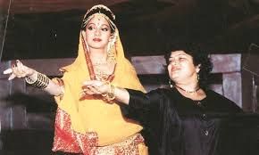 Saroj Khan teaching dance steps to sridevi