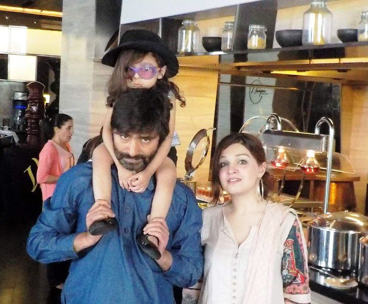 Yasin Malik with wife and daughter