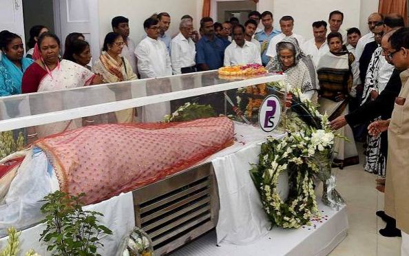 Bangladesh Prime Minister Sheikh Hasina paying her last respects to Suvra Mukherjee