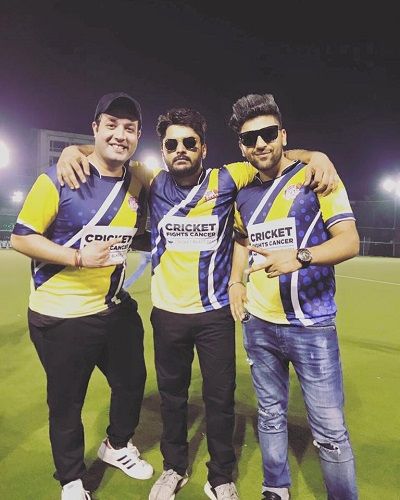 Imtiaz Khatri With His Cricket Team Members