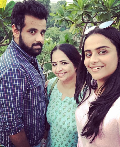 Prachi Tehlan with her mother and brother