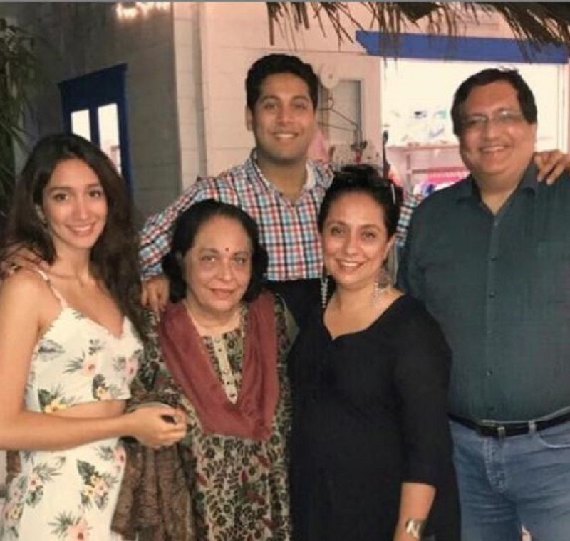 Shreya Chaudhary With Her Family