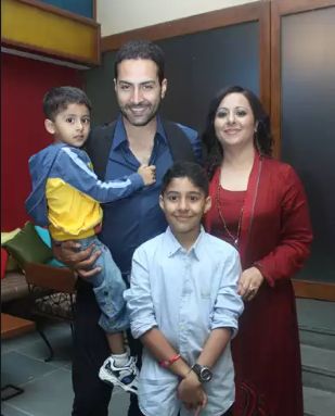 Sudhanshu Pandey with his wife and children