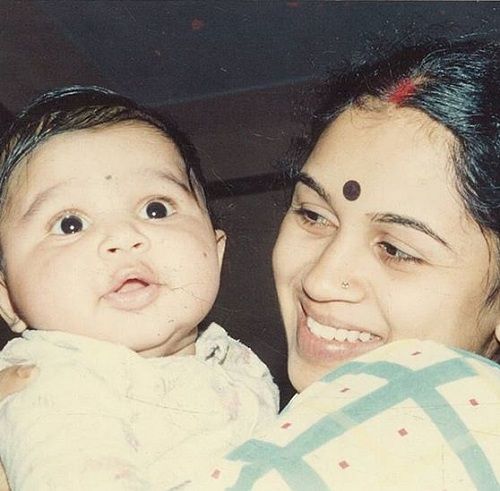 Abijeet Duddala's Childhood Picture With His Mother