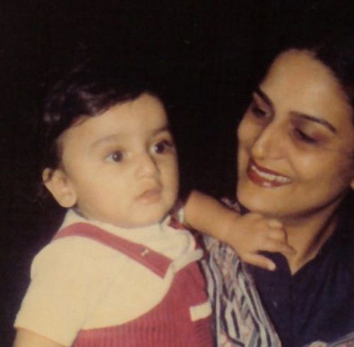 An Old Picture of Anita Dheer With Her Son, Nikitin