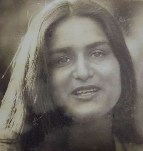 Anita Dheer's Old Picture