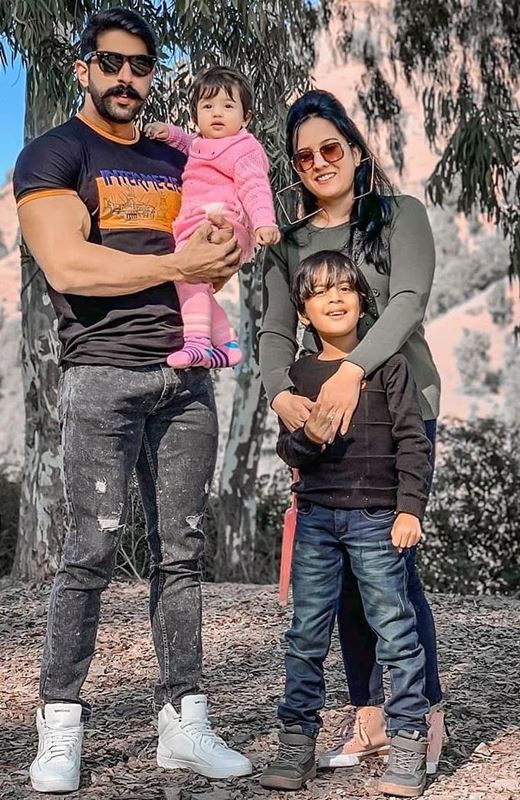 Rubal Dhankar along with his wife and children