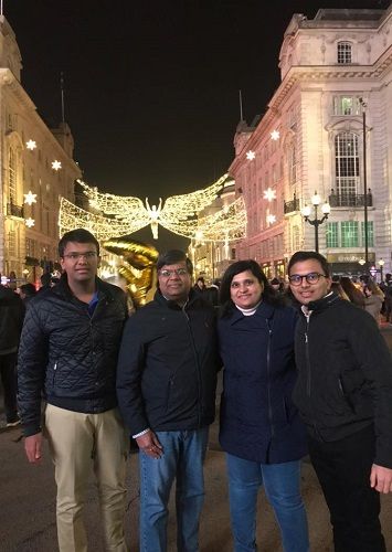 Udit Singhal With His Elder Brother and Parents