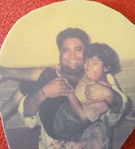 An Old Picture of Manoj Pahwa With His Daughter