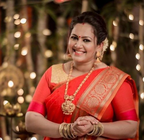 Chandhoke Boss Tamil 4) Wiki, Height, Age, Husband, Family, Biography & - WikiBio