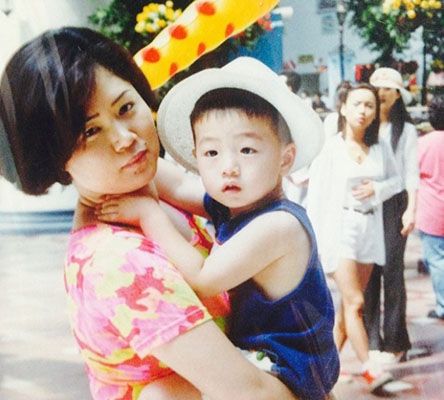 Childhood Picture of Nam Joo-hyuk with his Mother
