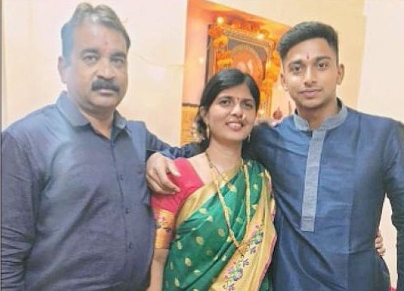 Darshan with his parents, Girish and Sapna Nalkande