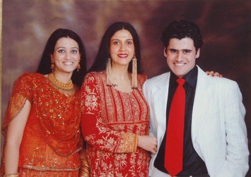 Deepali Issar and Her Children
