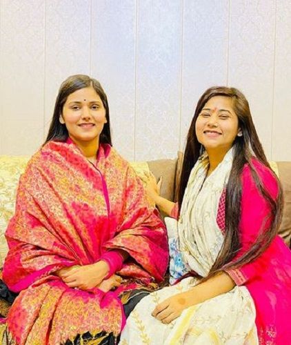 Devi Nidhi Saraswat With Her Sister