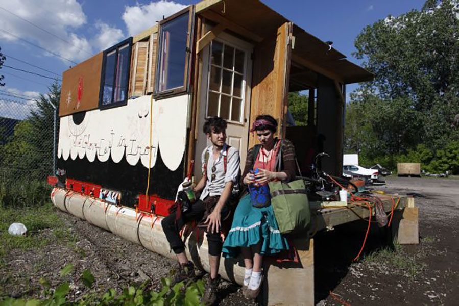 Grimes and William Gratz on their Houseboat