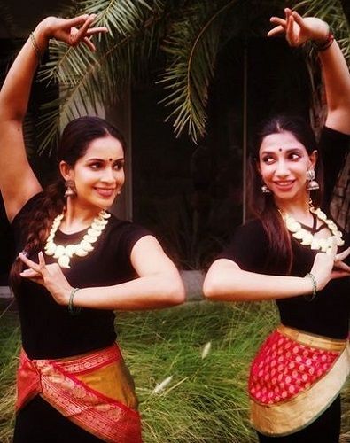 Samyuktha Karthik Dancing With Her Friend