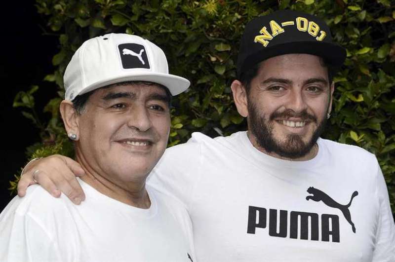 Diego Sinagra with his father Diego Maradona