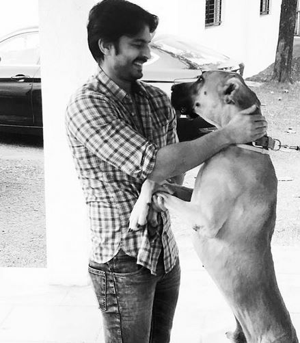 Gashmeer Mahajani With His Pet Dog