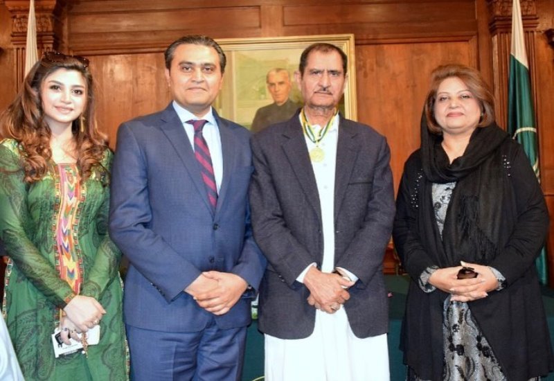 Zoya Nasir with Kamran Nasir, Nasir Adeeb, and Amna Ulfat