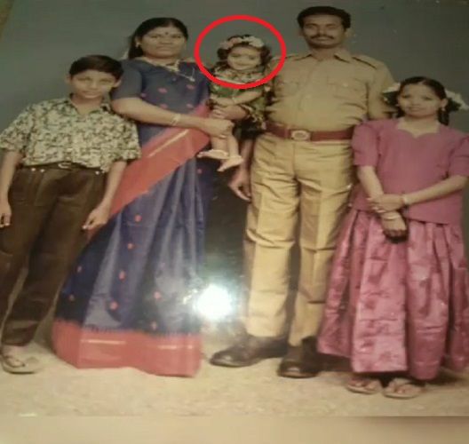 A Childhood Photo of VJ Chitra with her Family