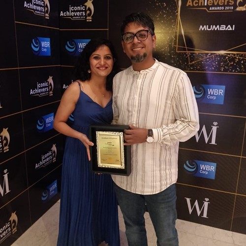 Abijit Ganguly with his wife, Nidhi Shah at the award function