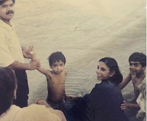 Adarsh Gourav's Childhood Picture with his Family
