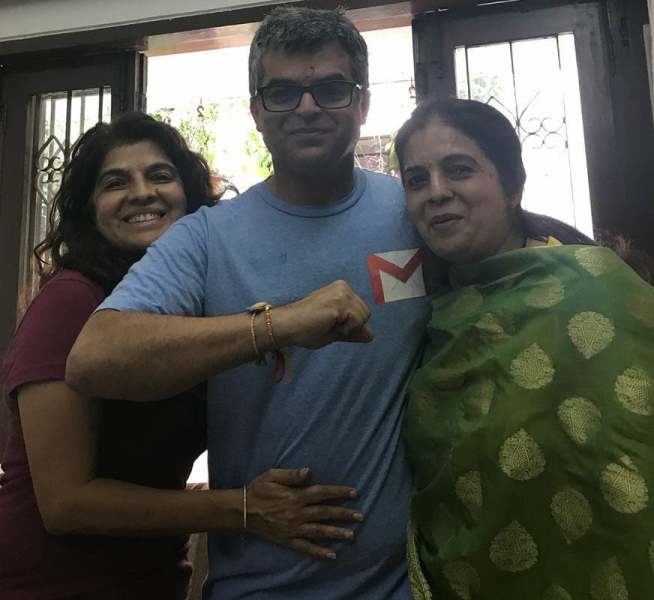 Atul with his sisters (Anjali on the left and Aruna on the right)
