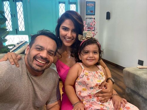 Gaurav Taneja with his Wife and Daughter