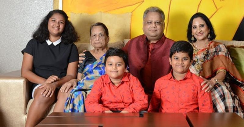 Rakesh Jhunjhunwala with his family