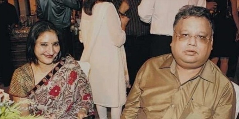 Rakesh Jhunjhunwala with his wife Rekha