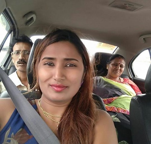 Swathi Naidu with her parents