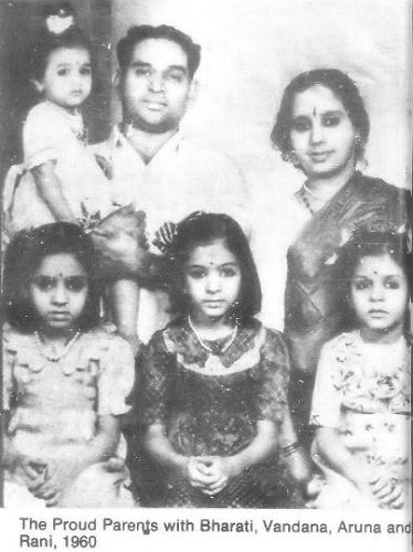 Bharati Achrekar's childhood picture with her family