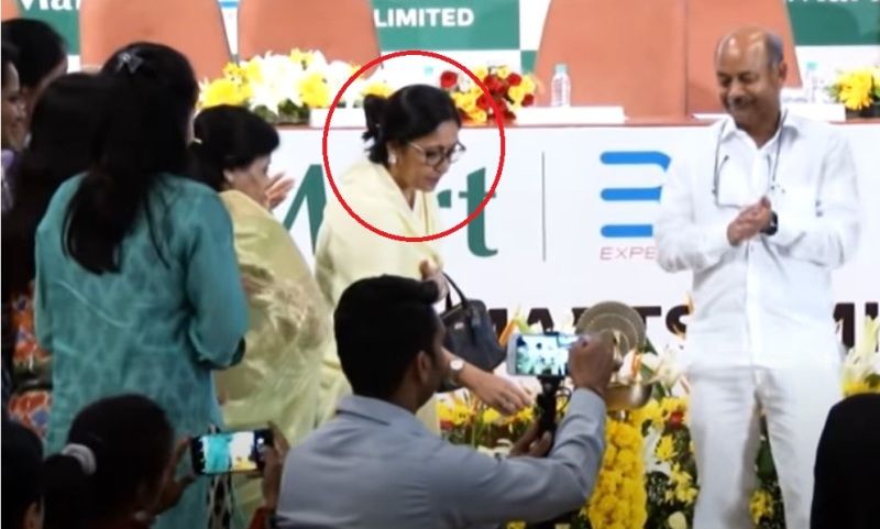 Radhakishan Damani's wife at the listing ceremony of Avenue Supermarts Limited (D-Mart)