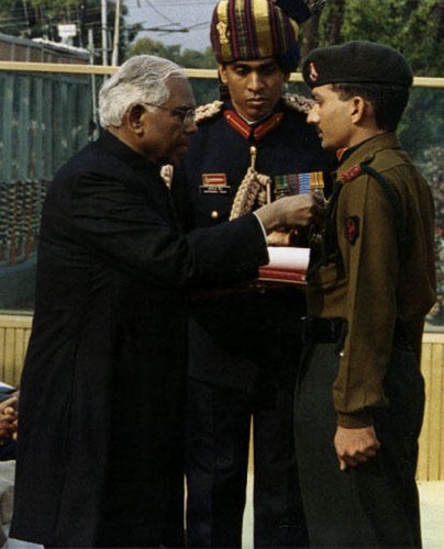 Subedar Sanjay Kumar receiving the Param Vir Chakra Award