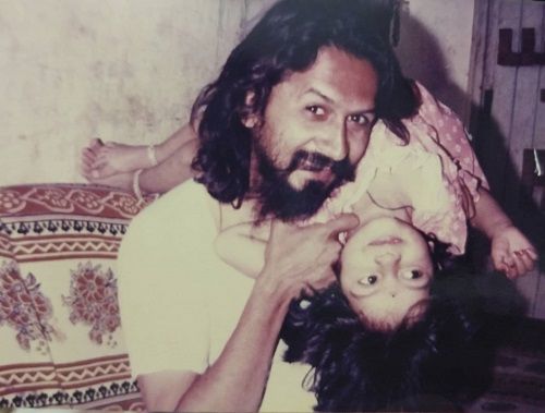 Sukhada Khandkekar's childhood picture with her father