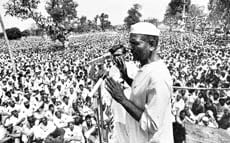 Mahendra Singh Tikait delivering a speech at farmers' protest at Shamli in 1987