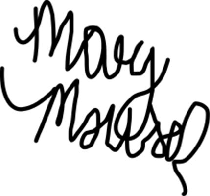 Mary Mouser autograph