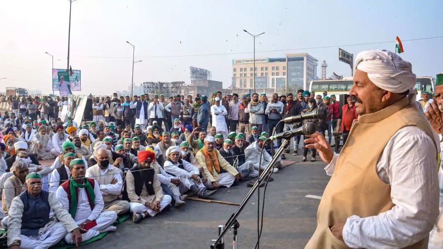 Naresh Tikait addressing farmers during their protest against the new farm laws, at Ghazipur Border on 23 December 2020