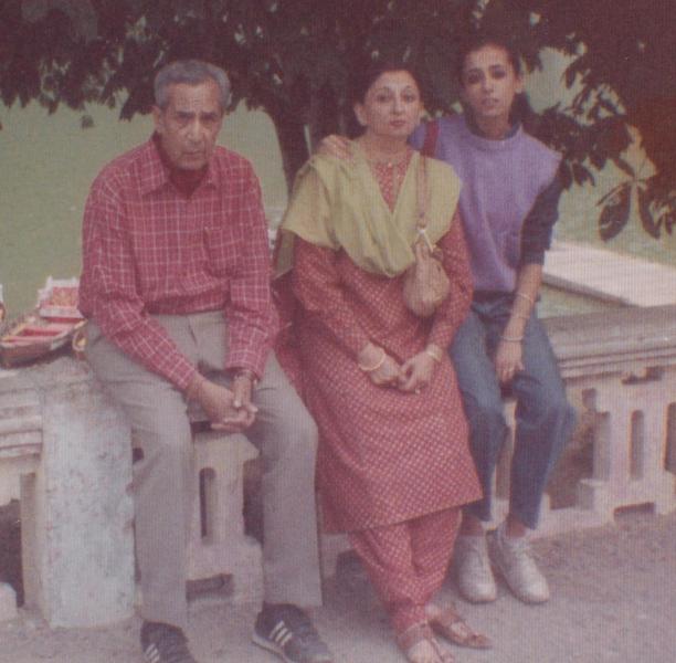 Sanjiv Bhasin's parents and sister