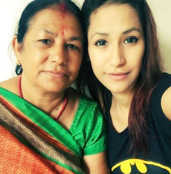 Aditi Rajput with her mother