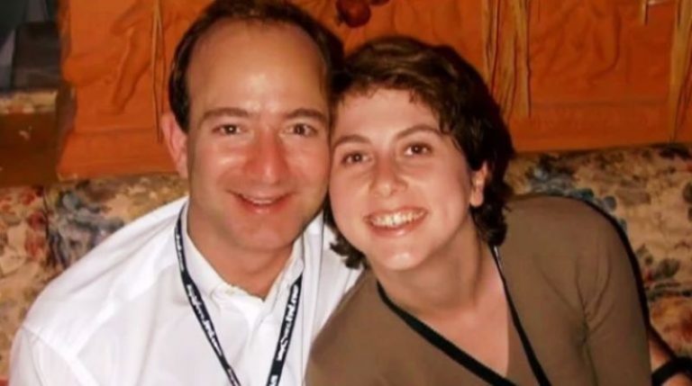 MacKenzie Scott (Jeff Bezos’s ex-wife) Wiki, Age, Boyfriend, Husband