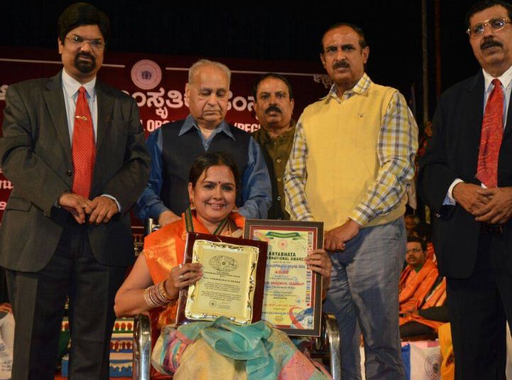 Chandrakala Mohan with her Aryabhata International Award
