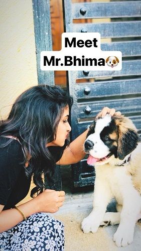 Divya Suresh and her pet dog
